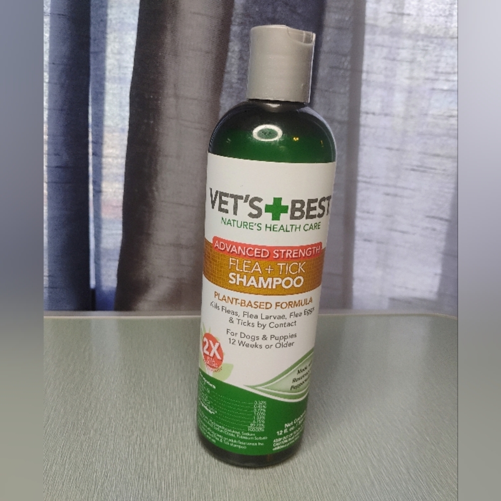 Advanced Strength Flea & Tick Shampoo - Green